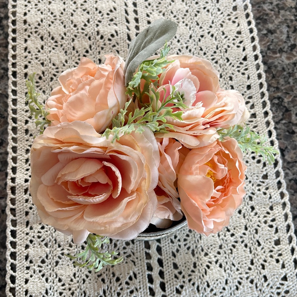Rustic Floral Arrangement with Peach Roses 🌺 - Picture 2 of 4